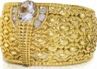 В ОАЭ демонстрируют гигантское золотое кольцо