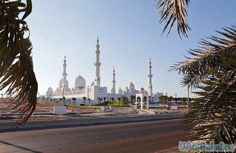 Мечеть шейха Зайда (Большая мечеть в Абу-Даби)